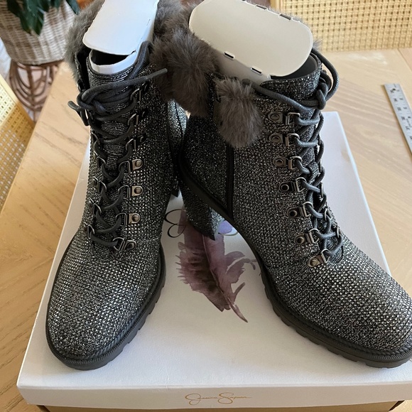 Jessica Simpson Grey Deliah Rhinestone Bootie Size 9  NWT - Picture 1 of 15